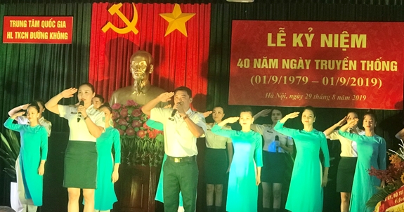 Tiết mục văn nghệ chào mừng tại lễ kỷ niệm.